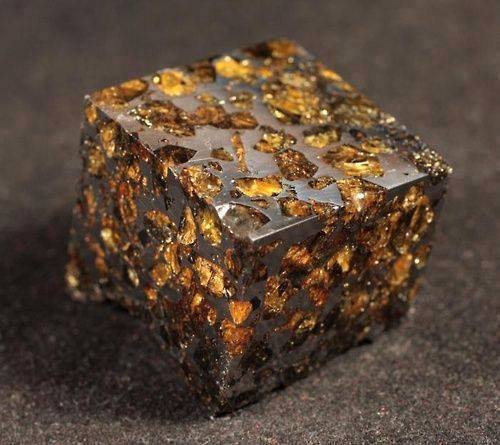 Палассит - железно-каменный метеорит