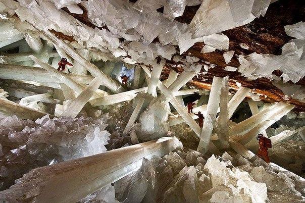 Самые крупные кристаллы в Мексике.